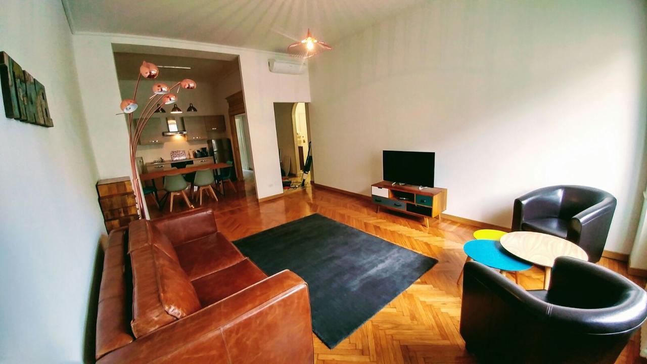 Roomy Apartment Duomo & San Babila Milano Exteriör bild