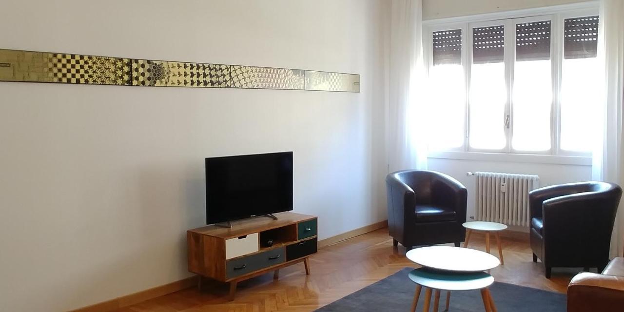 Roomy Apartment Duomo & San Babila Milano Exteriör bild